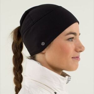 Lululemon Frosty Run Toque Ponytail Hat Cap